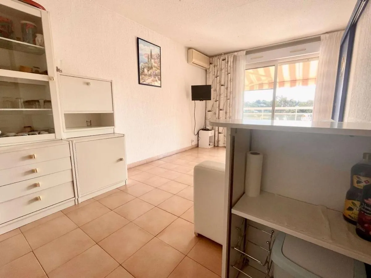 Apartamento Appartement Climatise 2 Pieces Cabine, 4 Couchages, Proche Plage Et Centre, Cavalaire-Sur-Mer - Fr-1-226B-171