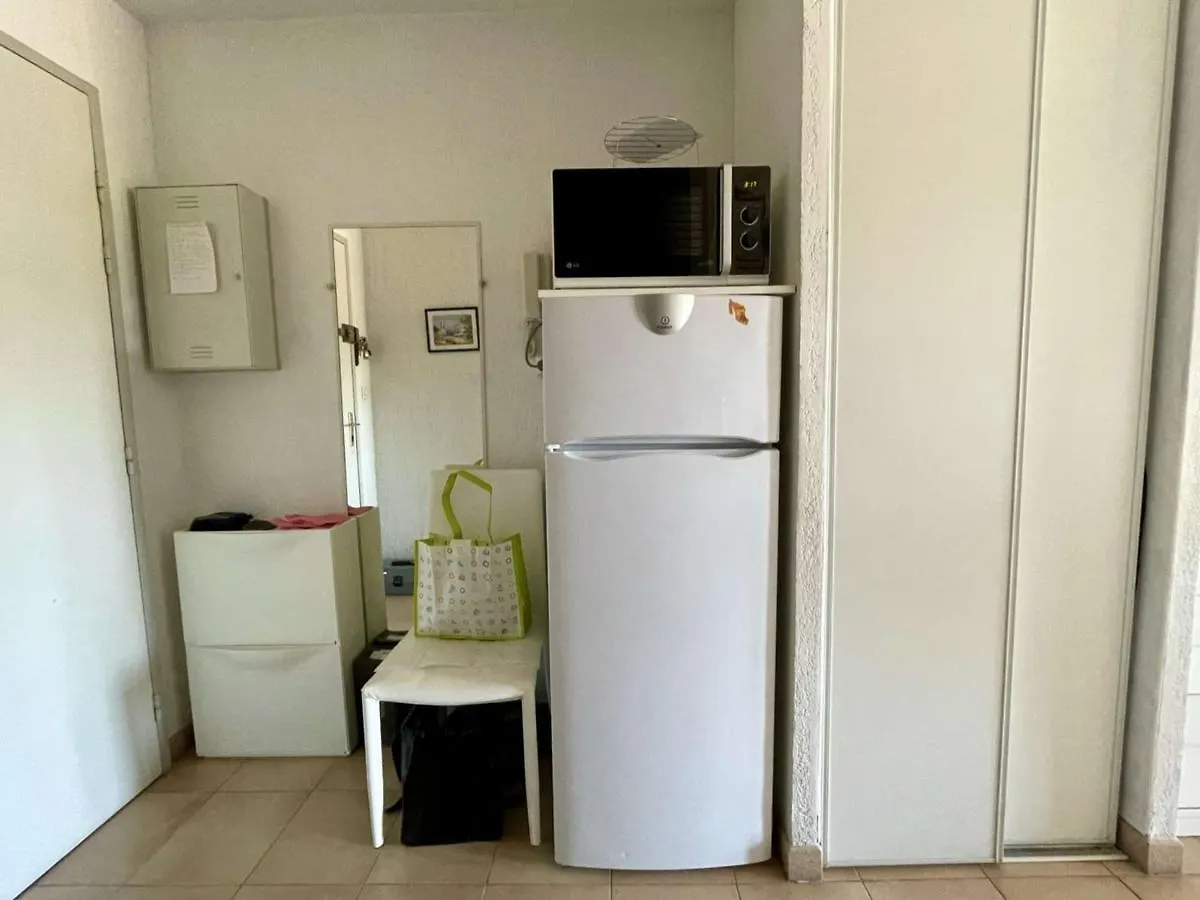 Appartement Climatise 2 Pieces Cabine, 4 Couchages, Proche Plage Et Centre, Cavalaire-Sur-Mer - Fr-1-226B-171